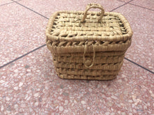 Load image into Gallery viewer, Handmade Straw Lunch-Box